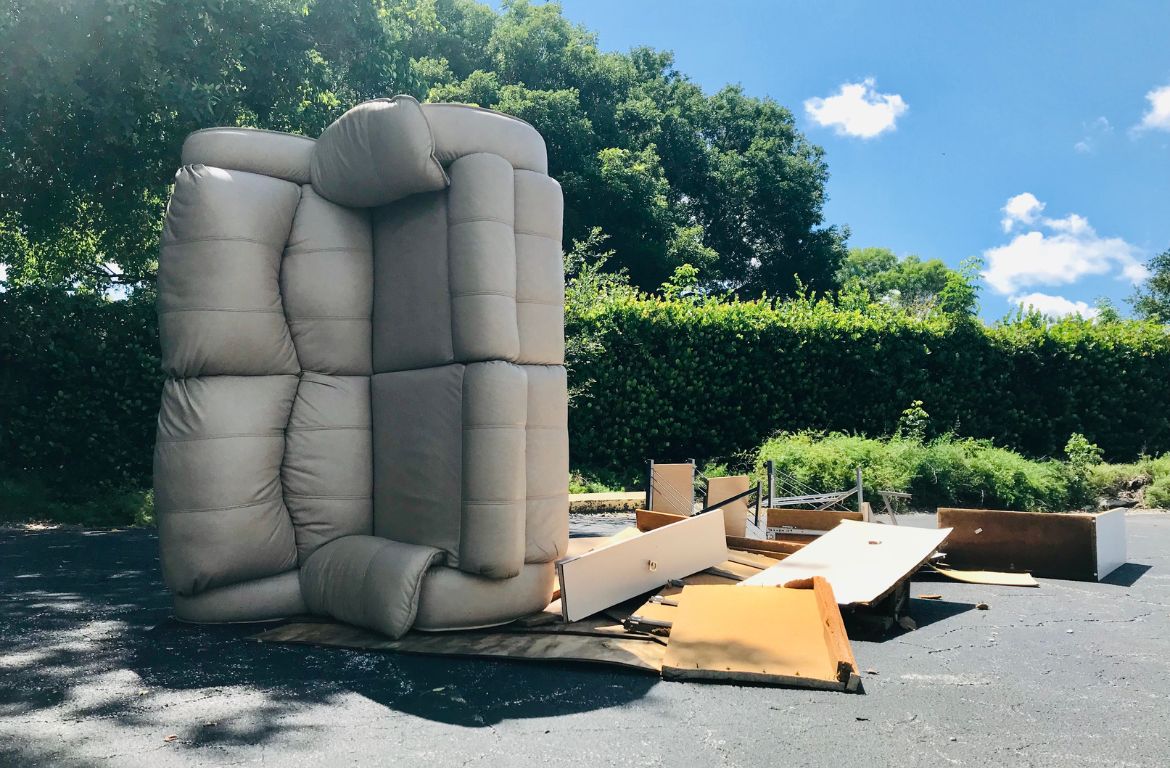 5 Reasons Why You Shouldn’t Ask Your Friends to Move Your Stuff